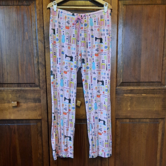 Nick & Nora Modal Blend 2 Piece Light Pink Sewing Seamstress Themed Pajama Set - Picture 10 of 16